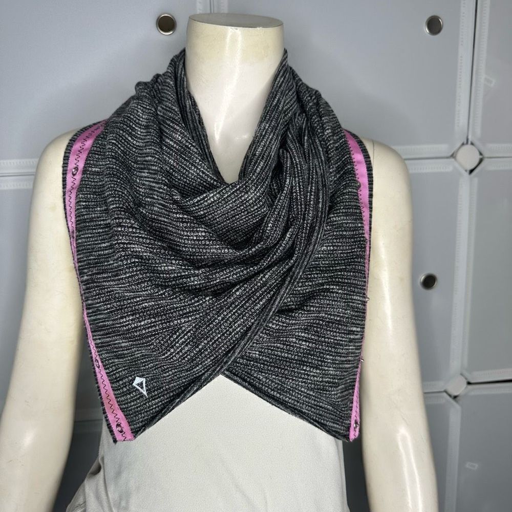 LULULEMON IVVIVA Village Chill Snap Button Infinity Scarf